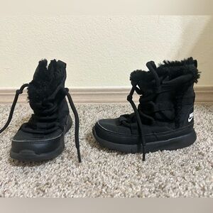 Toddler Nike Venture Black Fur Boot Unisex Size 8C Lace Up Outdoor Winter Snow